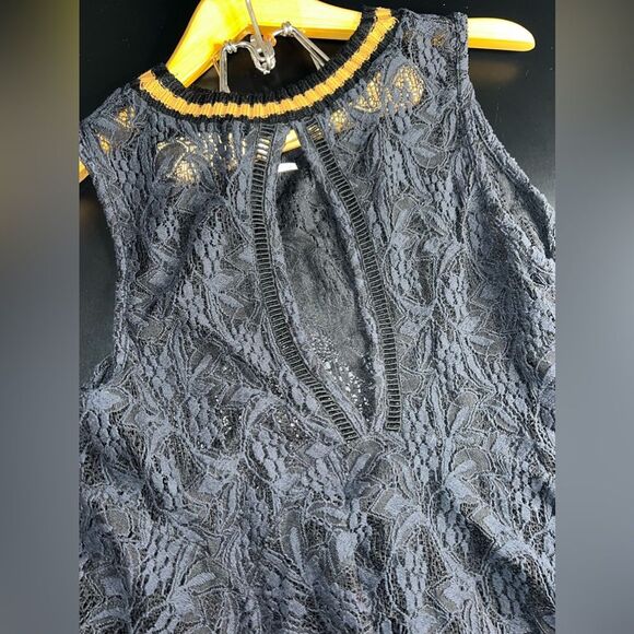 Free People Lace Peplum Top Varsity Type Neck Size Medium EUC goth dark fairy - Picture 5 of 6